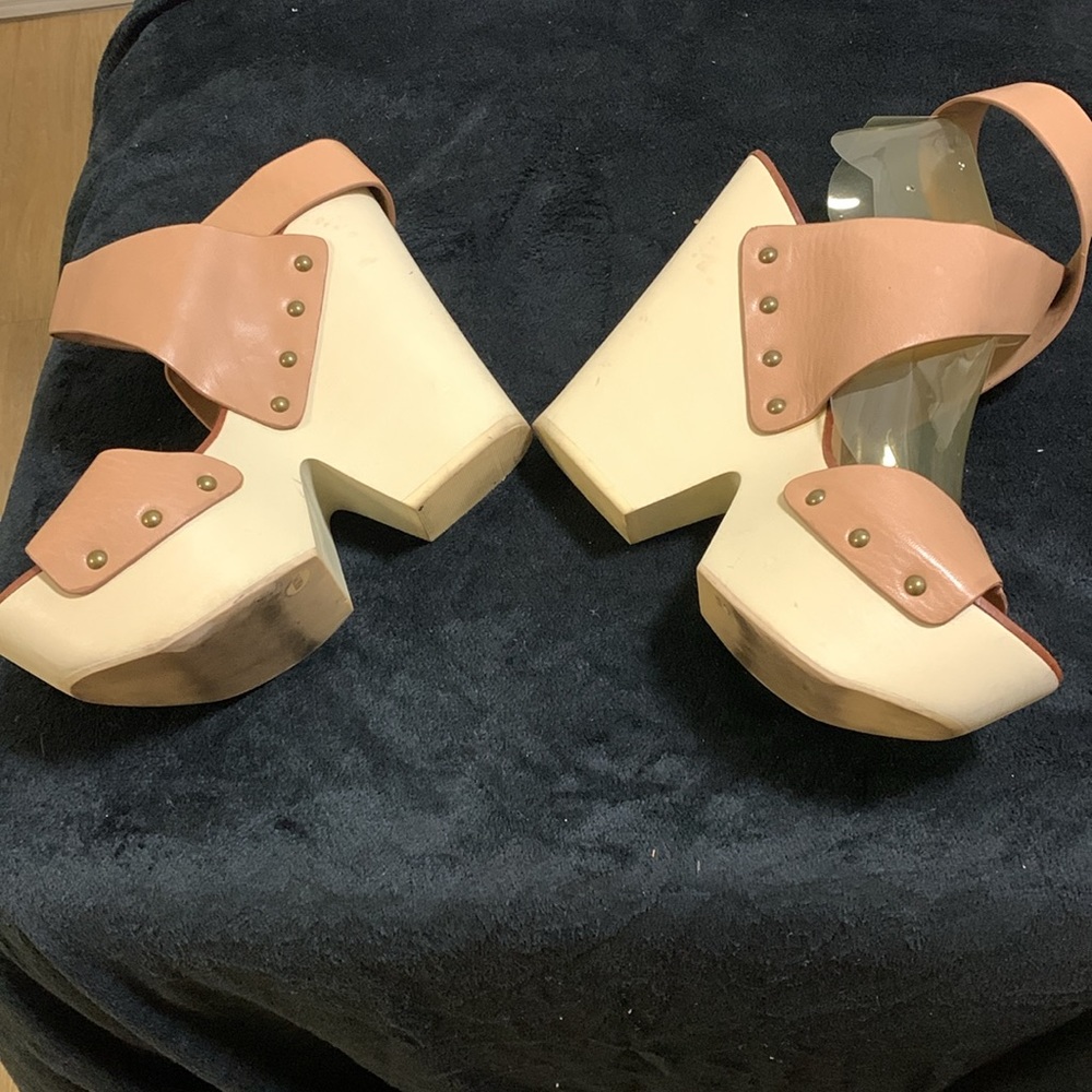 BCBGMAXAZRIA RUNWAY PLATFORMS - Picture 4 of 8